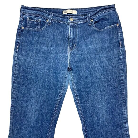 Levi's 515 Bootcut Jeans Womens 31 x 30 Blue Medium Wash Modest Business Casual - Picture 2 of 16